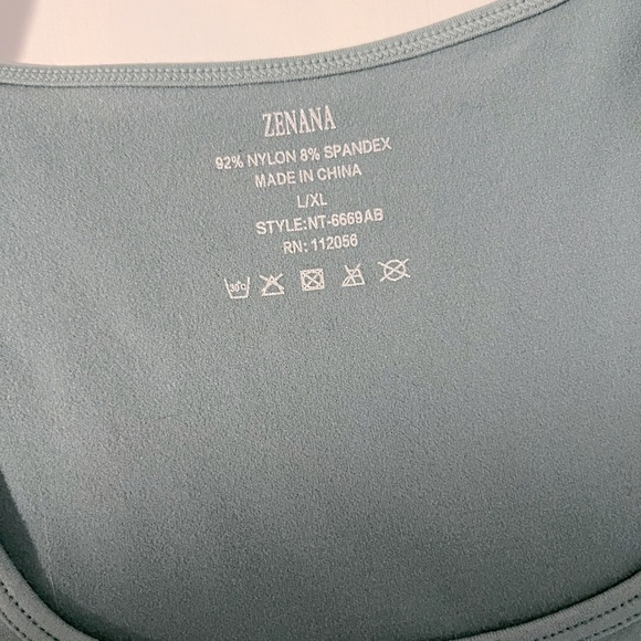 Two fitted maternity tank tops - Picture 9 of 9